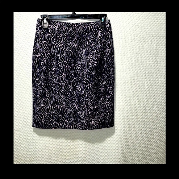 Ann Taylor Loft Skirt Womens Size 2 Straight Pencil Zip Close Lined Floral.
